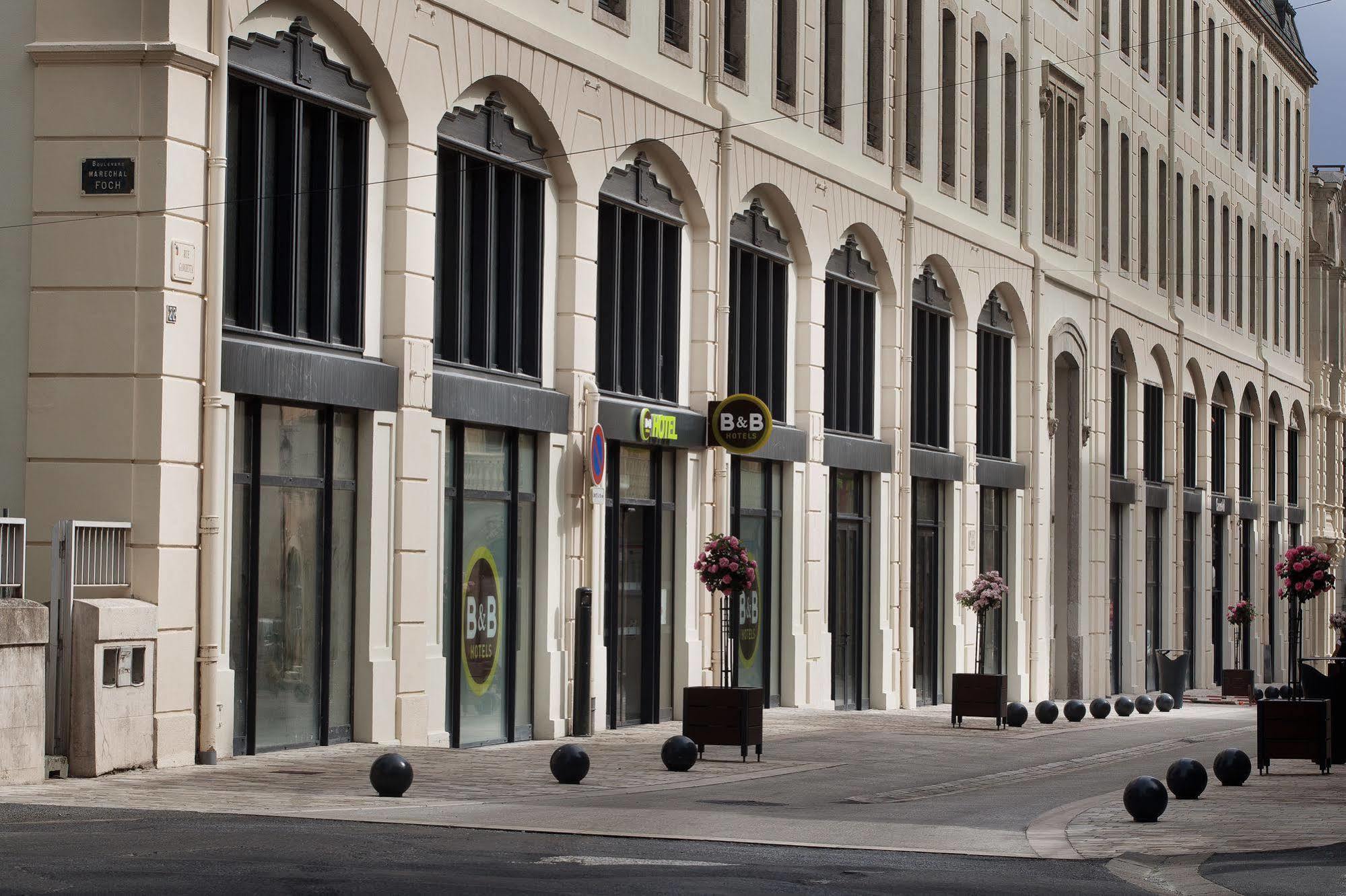 B&B Hotel Castres Centre Gambetta Exterior photo